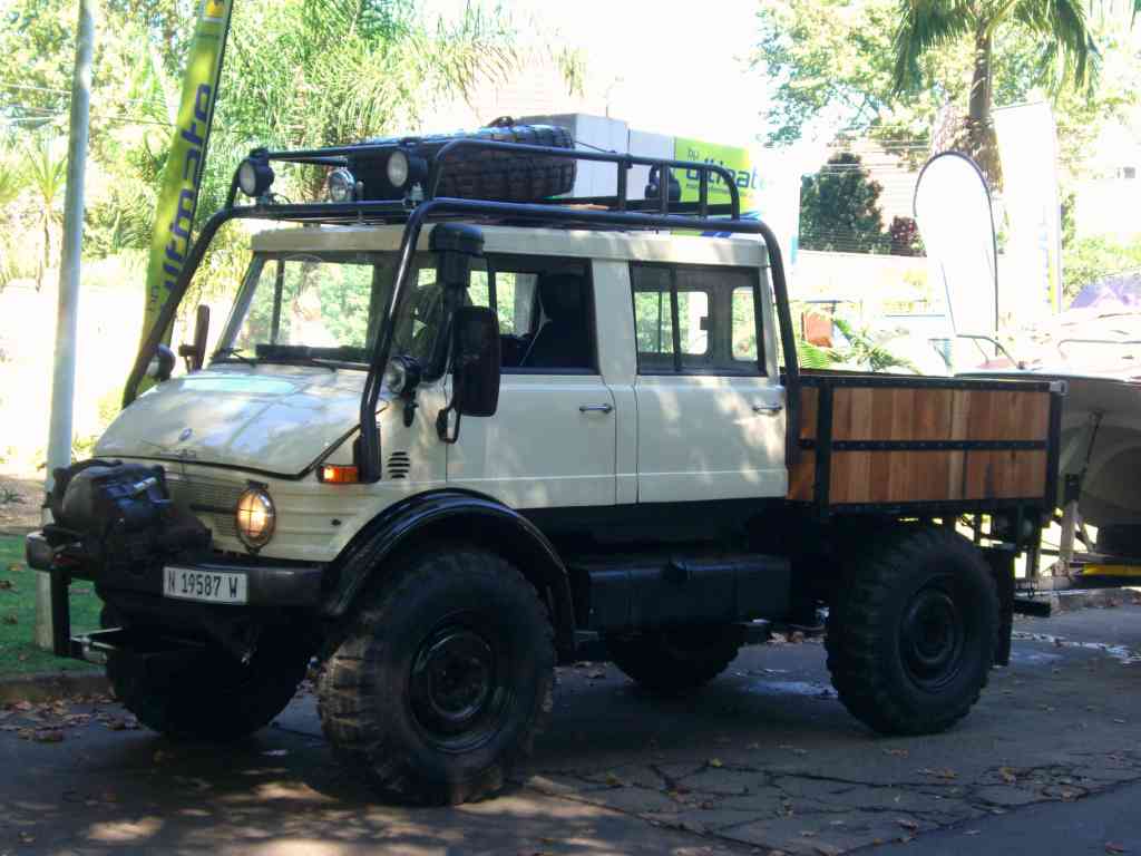 1984%20Mercedes%20Benz%20Unimog%20416%20DoKa.jpg